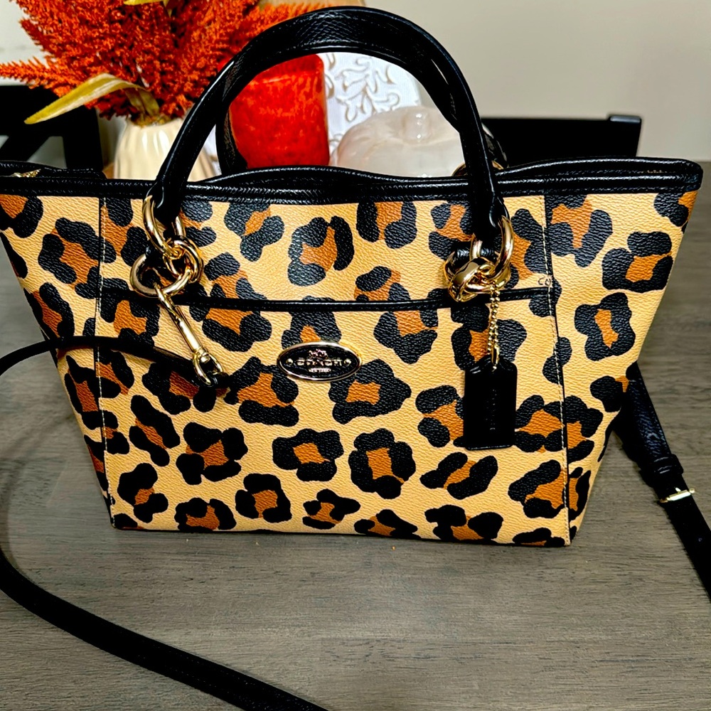 NWOT Coach Leopard Shoulder Bag